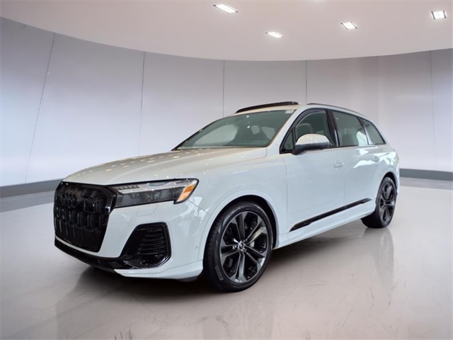 2025 Audi Q7 photo 2