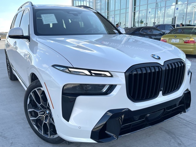 2025 BMW X7 40i's photo
