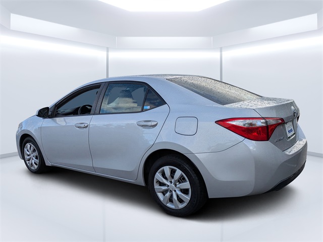 2016 Toyota Corolla LE photo 4