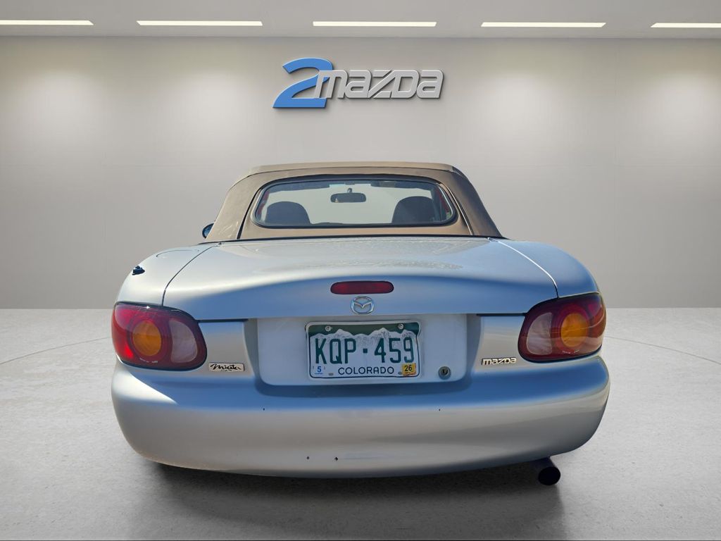 2000 Mazda MX-5 Miata Miata Base photo 4