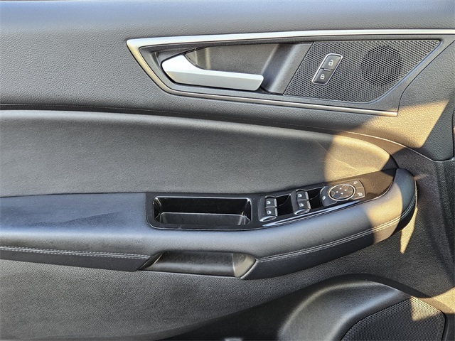 2017 Ford Edge SEL photo 30