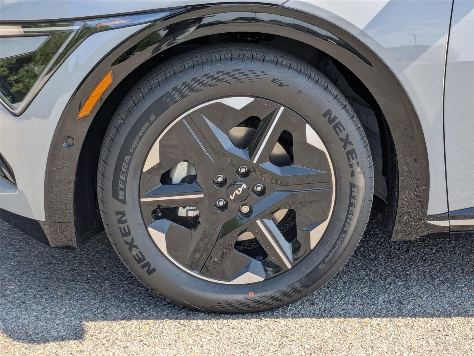 2025 Kia EV6 Wind photo 3