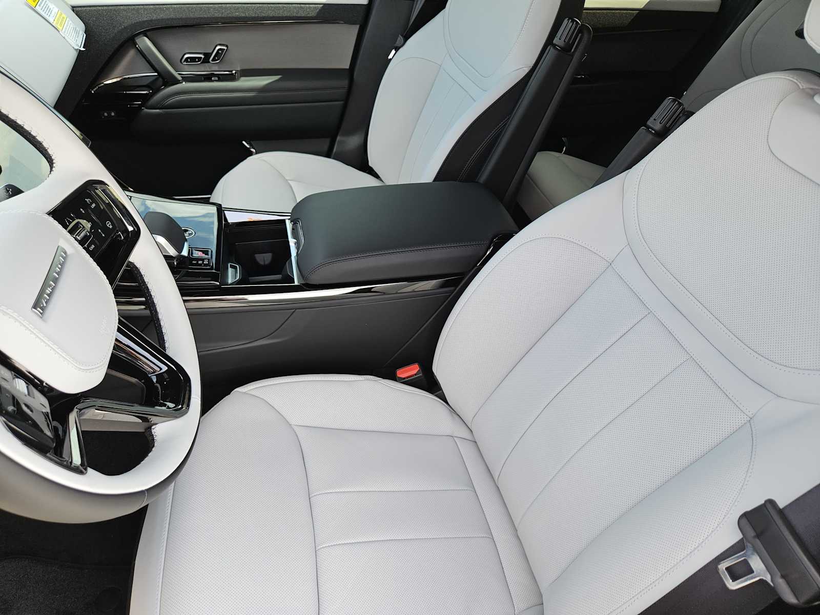 2025 Land Rover Range Rover Sport SE photo 11