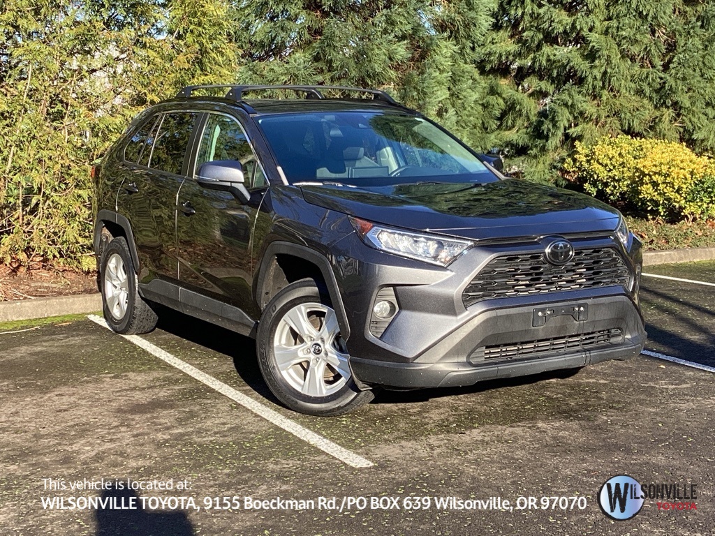 2020 Toyota RAV4 XLE's photo