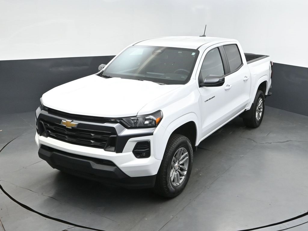 2024 Chevrolet Colorado LT photo 32