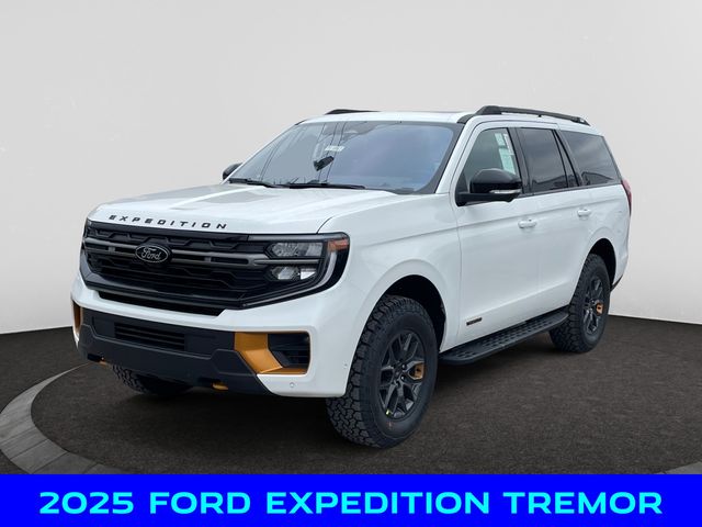 2025 Ford Expedition Tremor's photo
