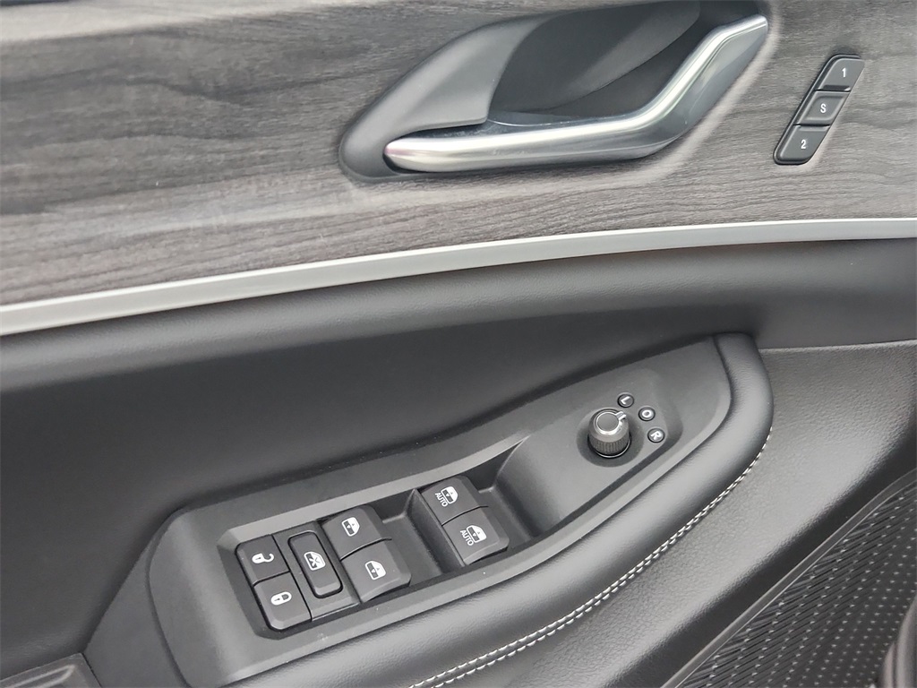 2025 Jeep Grand Cherokee Limited photo 4