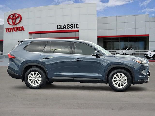 2024 Toyota Grand Highlander XLE photo 2