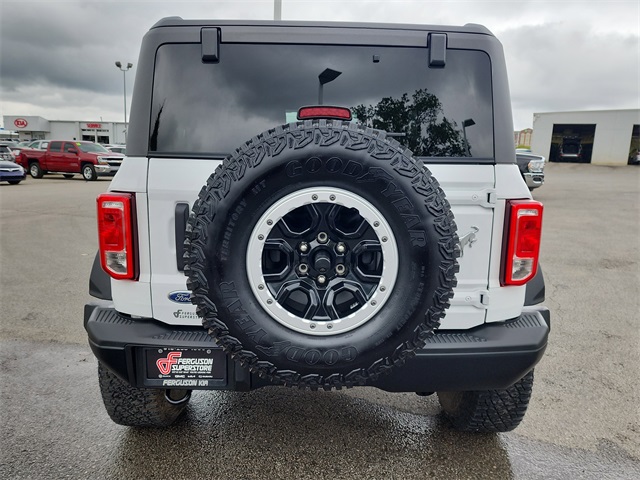 2023 Ford Bronco Black Diamond photo 3