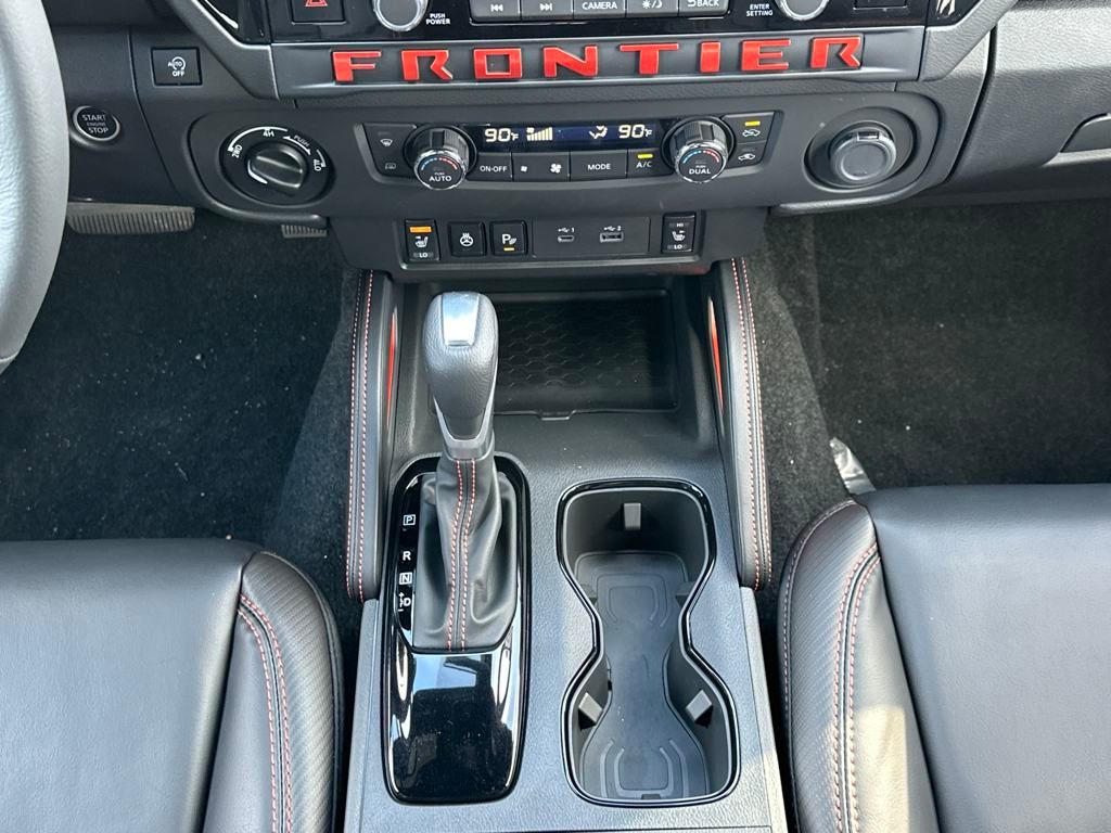 2025 Nissan Frontier PRO-4X photo 14