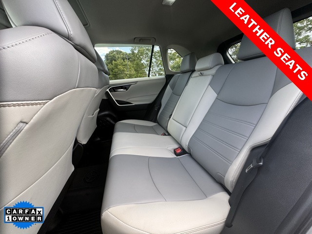 2020 Toyota RAV4 XLE Premium photo 25