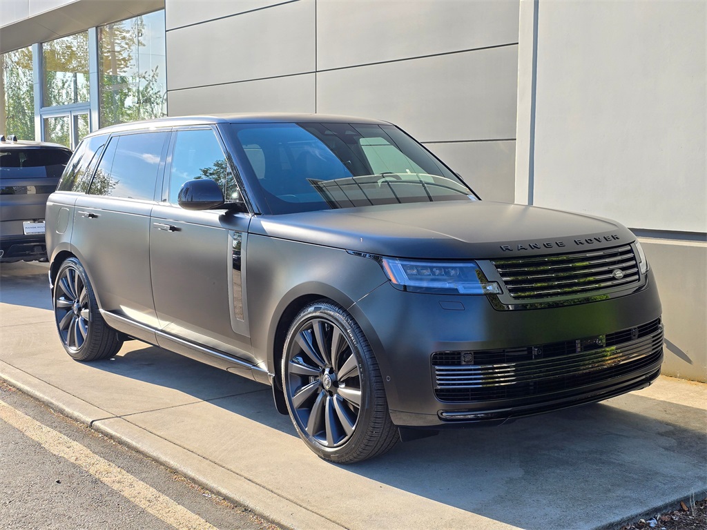 2025 Land Rover Range Rover SV photo 8