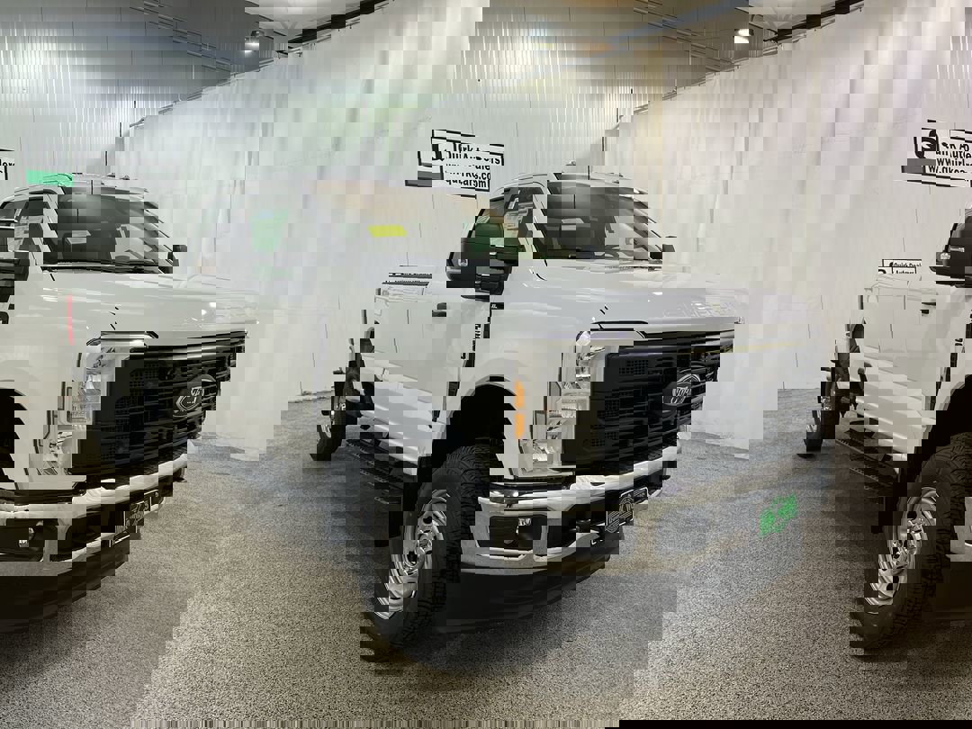 2026 Ford F-350 Super Duty XL's photo