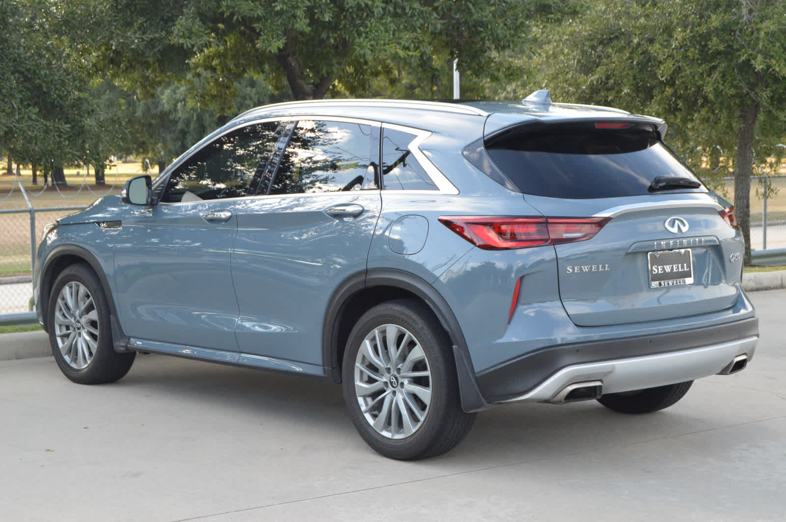 2023 Infiniti QX50 Luxe photo 5