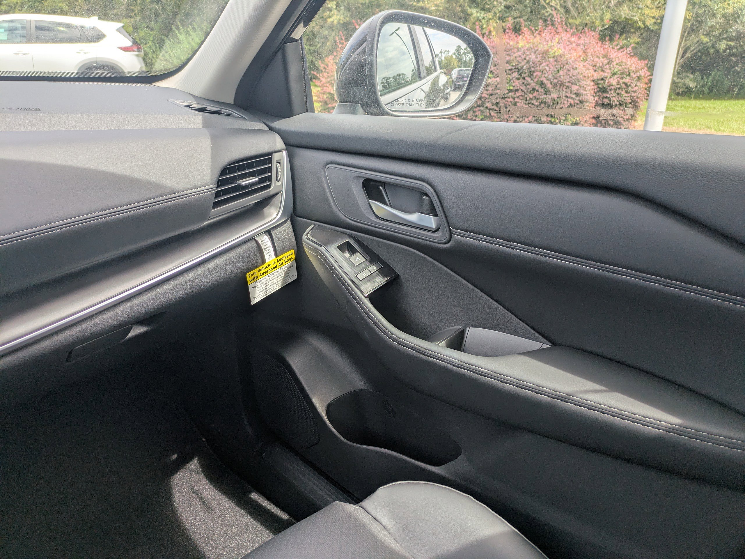 2026 Nissan Rogue SV photo 14