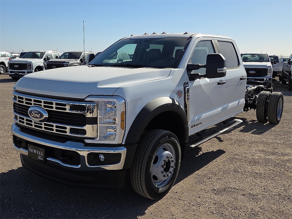2026 Ford F-550 Super Duty Chassis Cab XL's photo