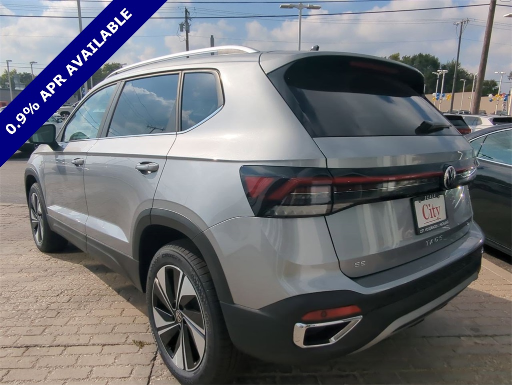 2025 Volkswagen Taos SE photo 4