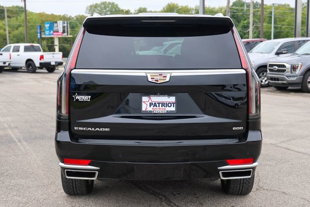 2023 Cadillac Escalade ESV Luxury photo 4