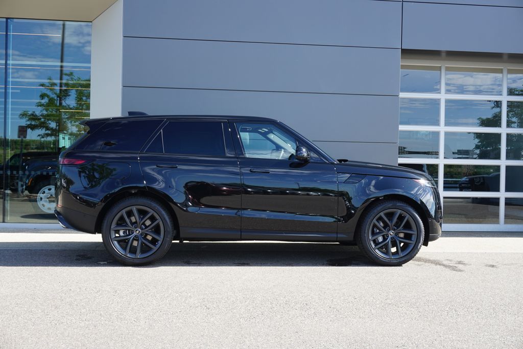 2025 Land Rover Range Rover Sport SE photo 6