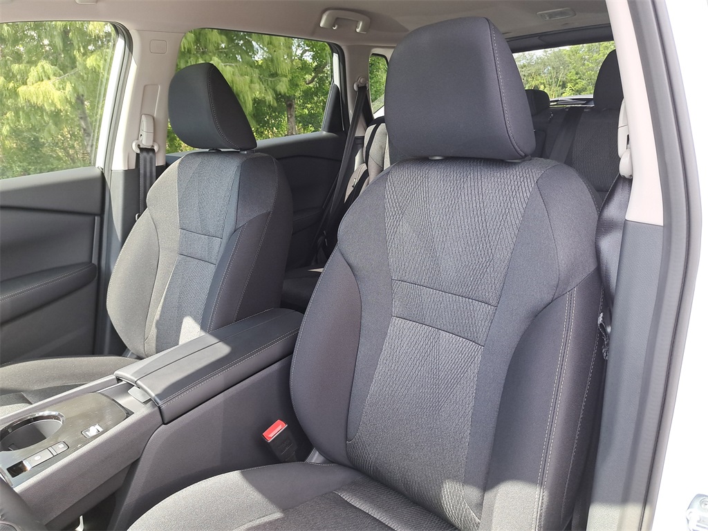 2026 Nissan Rogue SV photo 19
