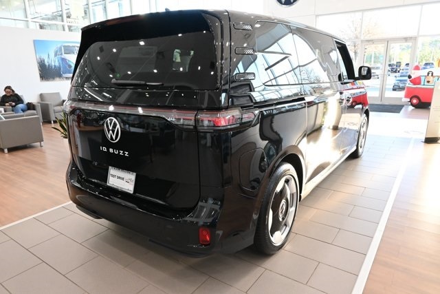 2025 Volkswagen ID. Buzz Pro S photo 3