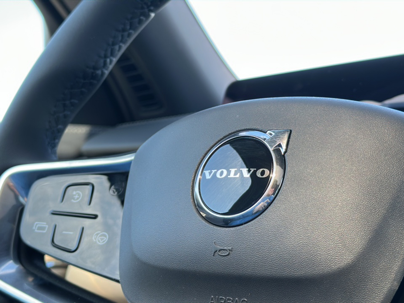 2025 Volvo EX90 Twin Motor Performance Ultra photo 15