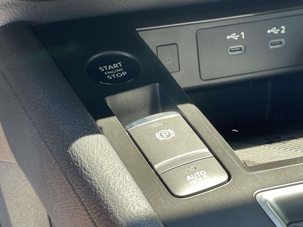 2026 Nissan Kicks SV photo 24
