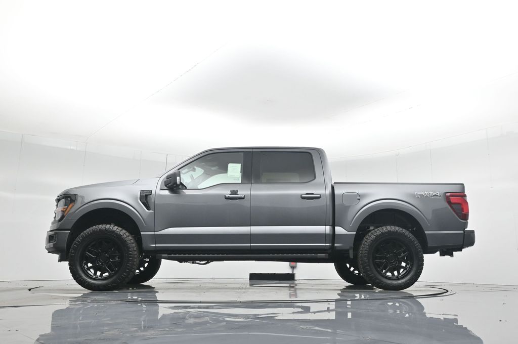2025 Ford F-150 XLT photo 5