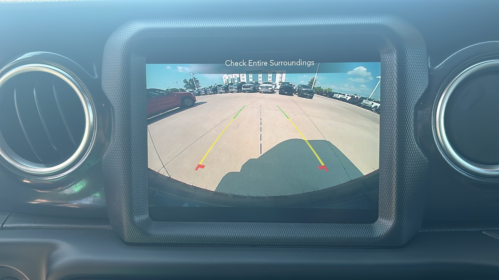 2023 Jeep Wrangler Sahara Altitude photo 25