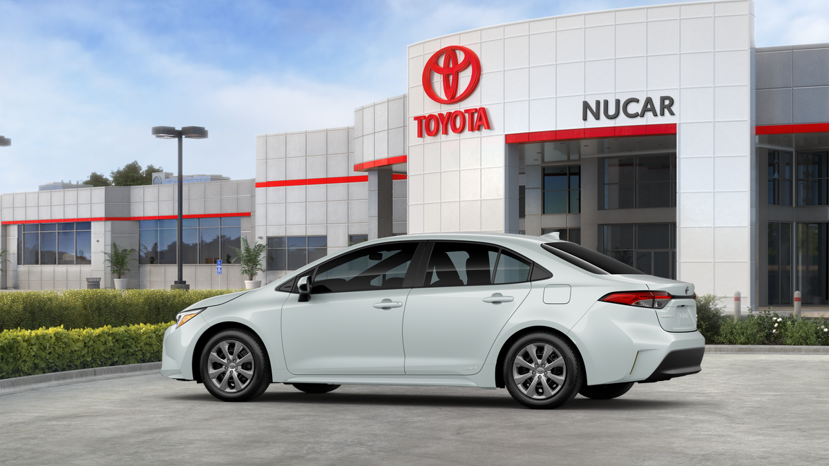 2025 Toyota Corolla Hybrid LE photo 3