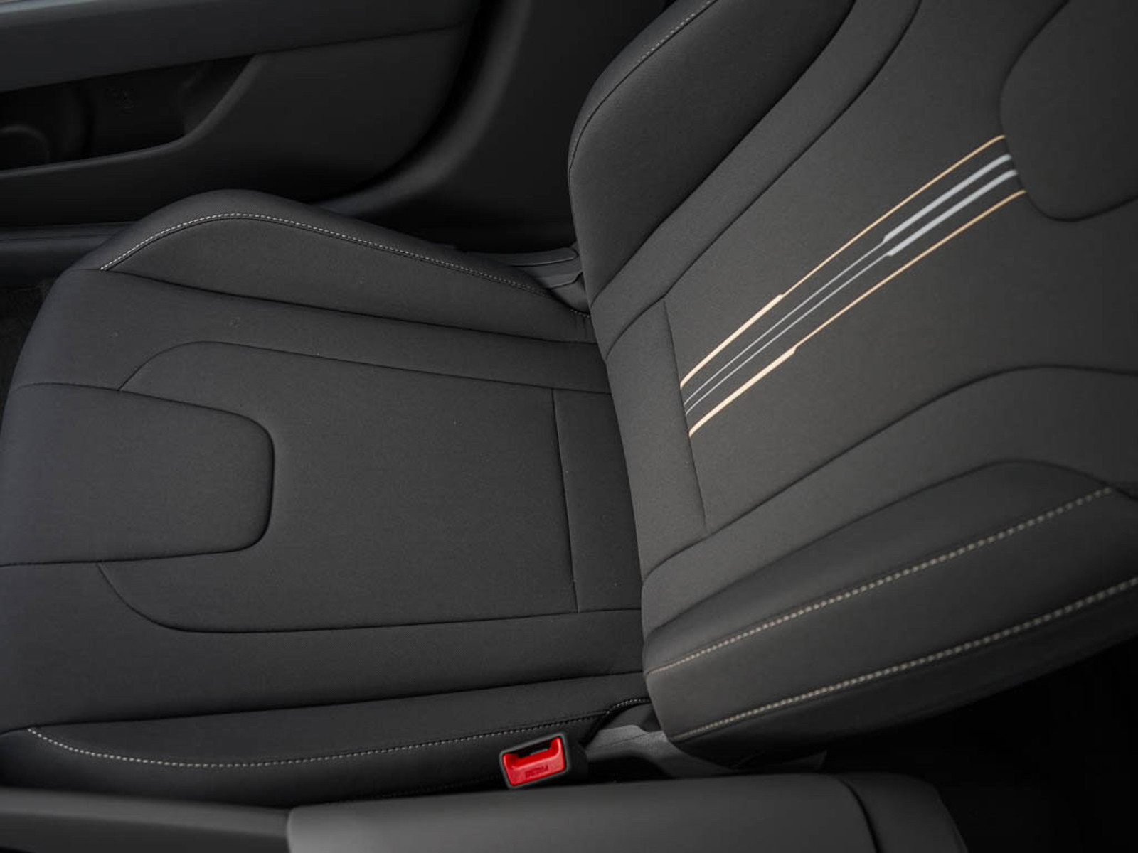 2025 Hyundai Elantra SEL Sport photo 22