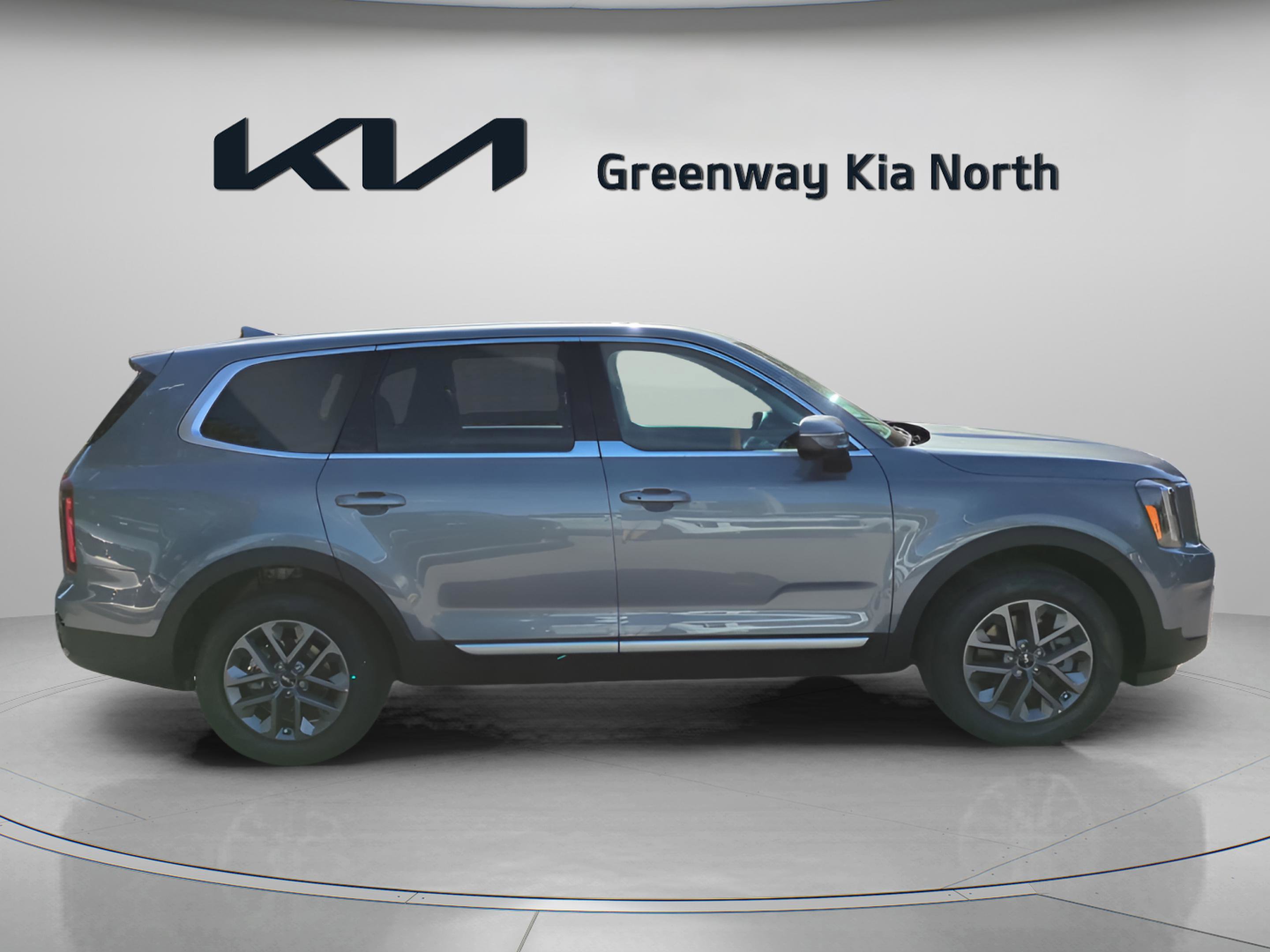 2025 Kia Telluride LX photo 8