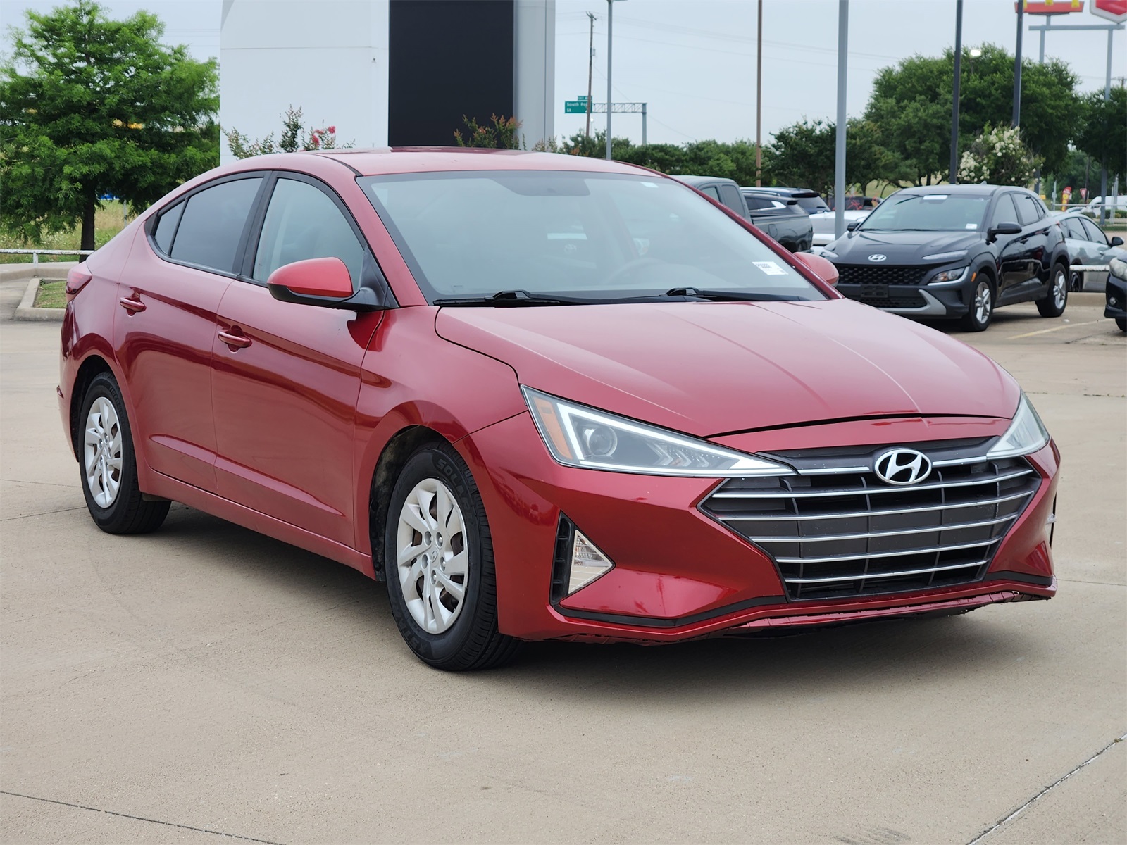 Used 2019 Hyundai Elantra SE with VIN 5NPD74LF2KH441641 for sale in Dallas, TX