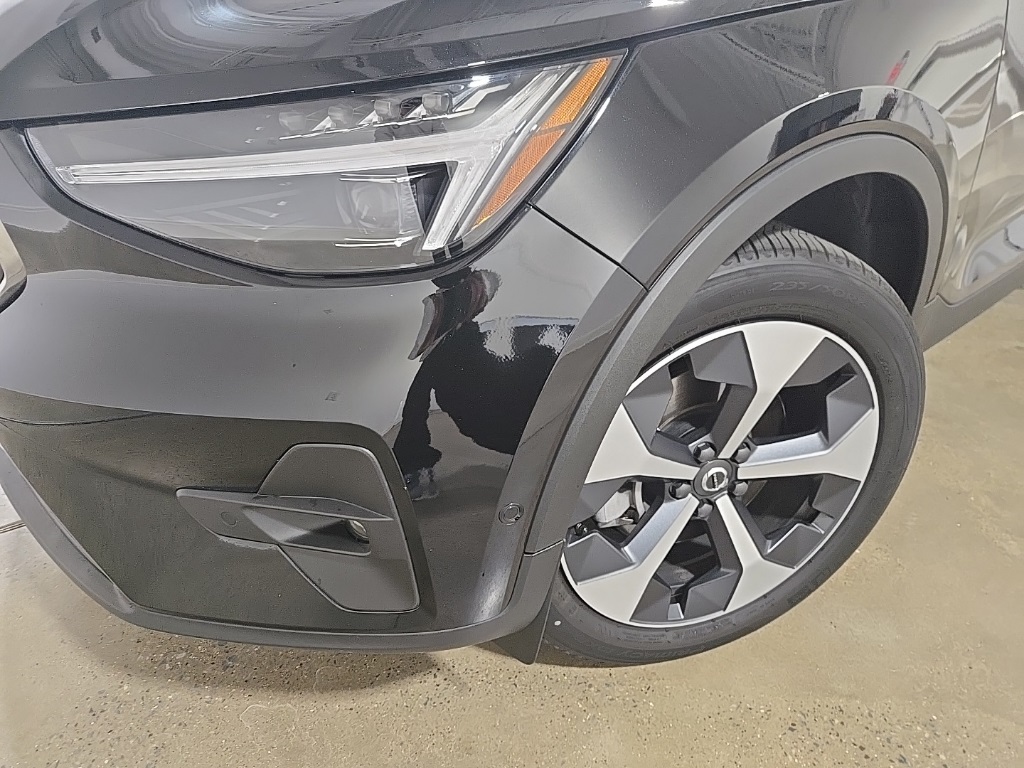 2025 Volvo XC40 Plus photo 20