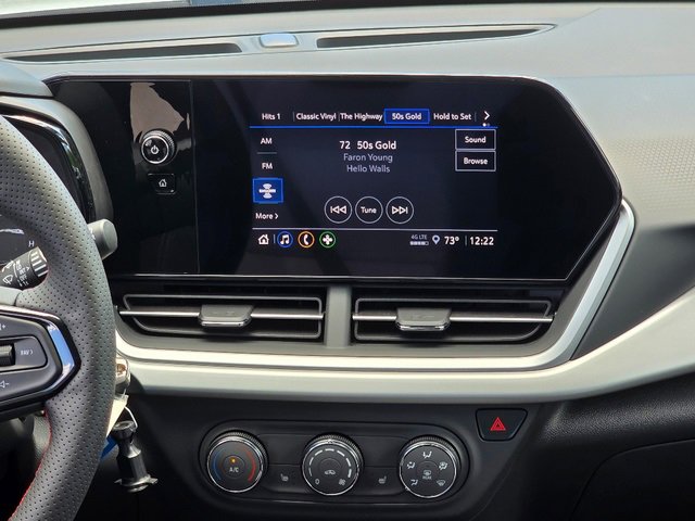 2025 Chevrolet Trax photo 3