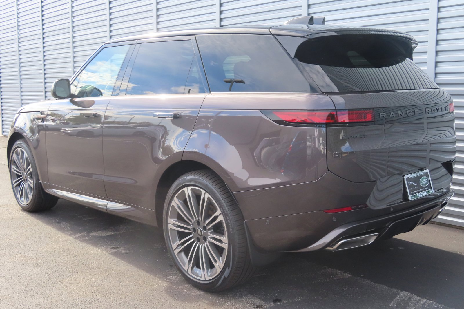 2024 Land Rover Range Rover Sport SE photo 2