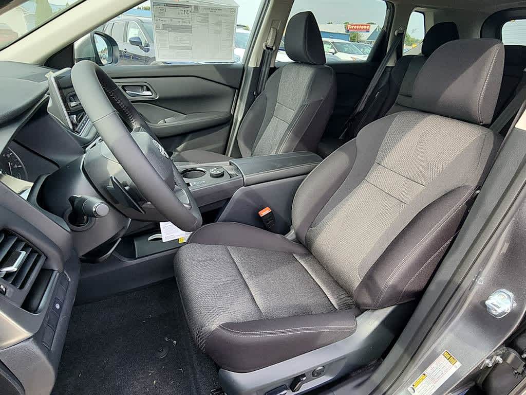 2026 Nissan Rogue SV photo 8