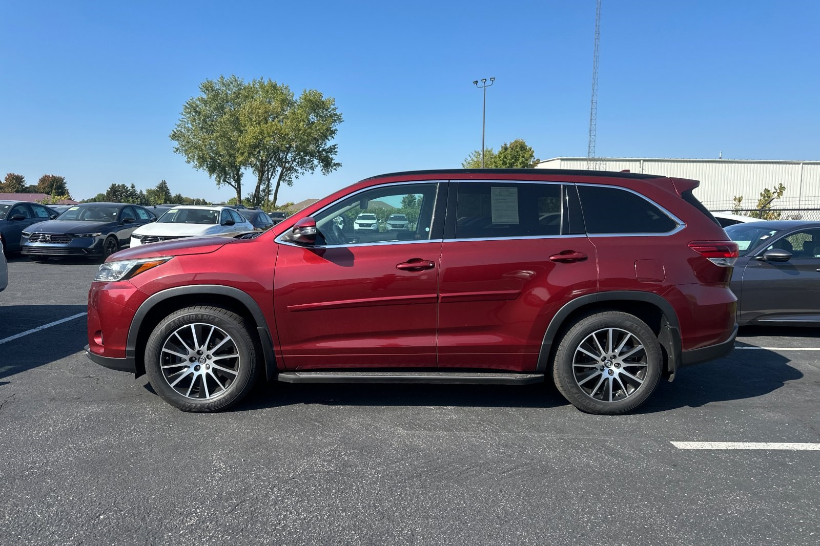 2017 Toyota Highlander XLE photo 2
