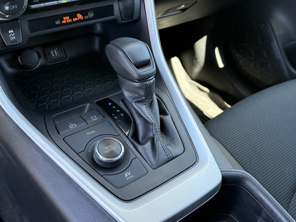 2023 Toyota RAV4 Hybrid LE photo 20