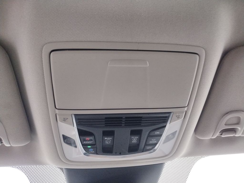 2024 Acura MDX SH-AWD photo 32