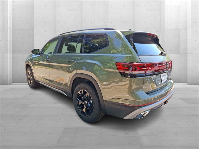 2025 Volkswagen Atlas Peak Edition SE photo 3