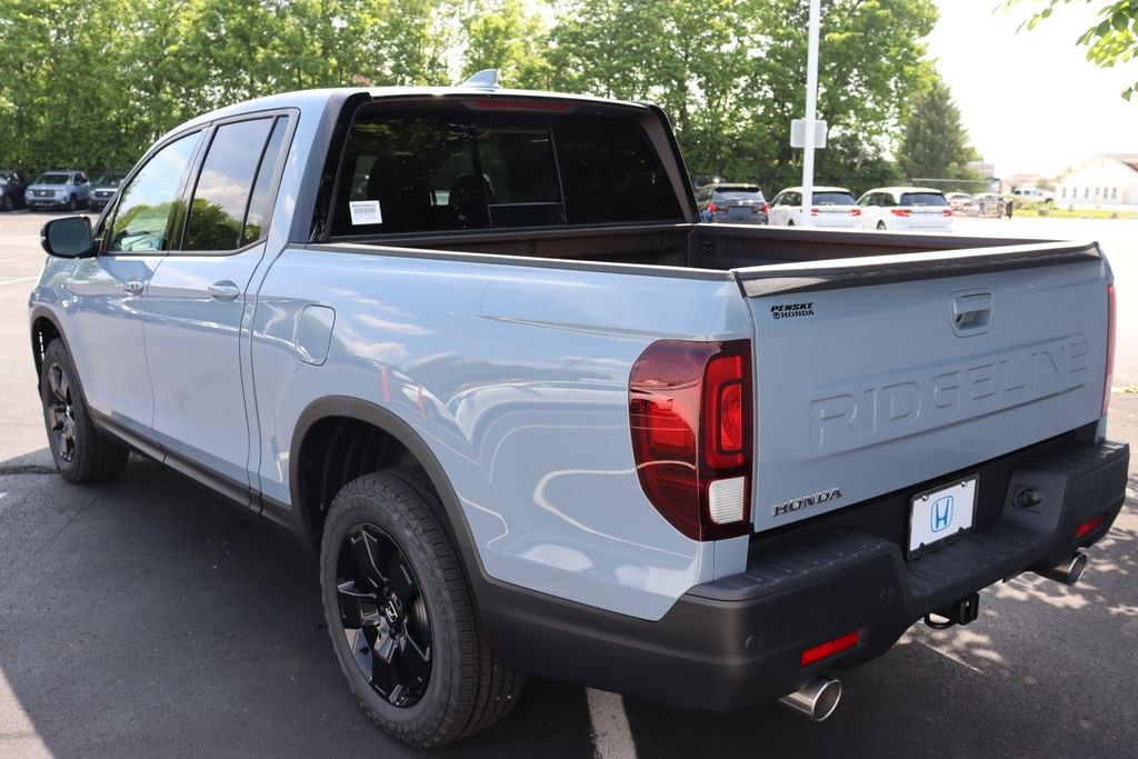 2025 Honda Ridgeline Black Edition photo 2