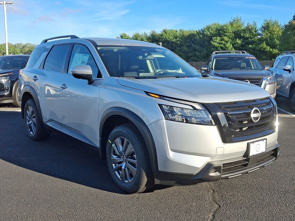 2025 Nissan Pathfinder SV photo 3
