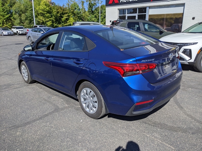 2020 Hyundai Accent SE photo 2
