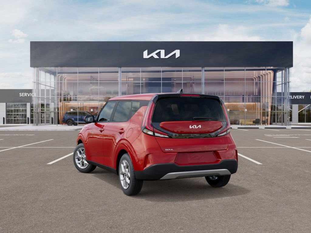 2025 Kia Soul S photo 3
