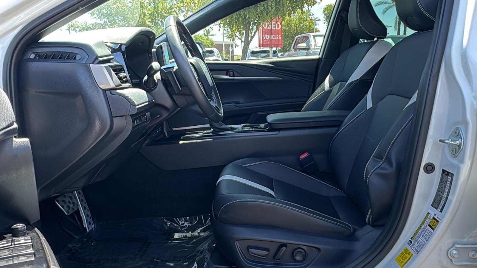 2025 Toyota Camry SE photo 23