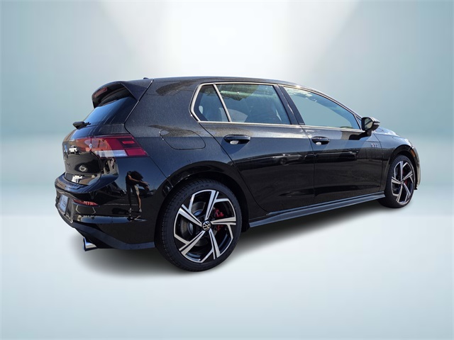 2025 Volkswagen Golf GTI SE photo 4