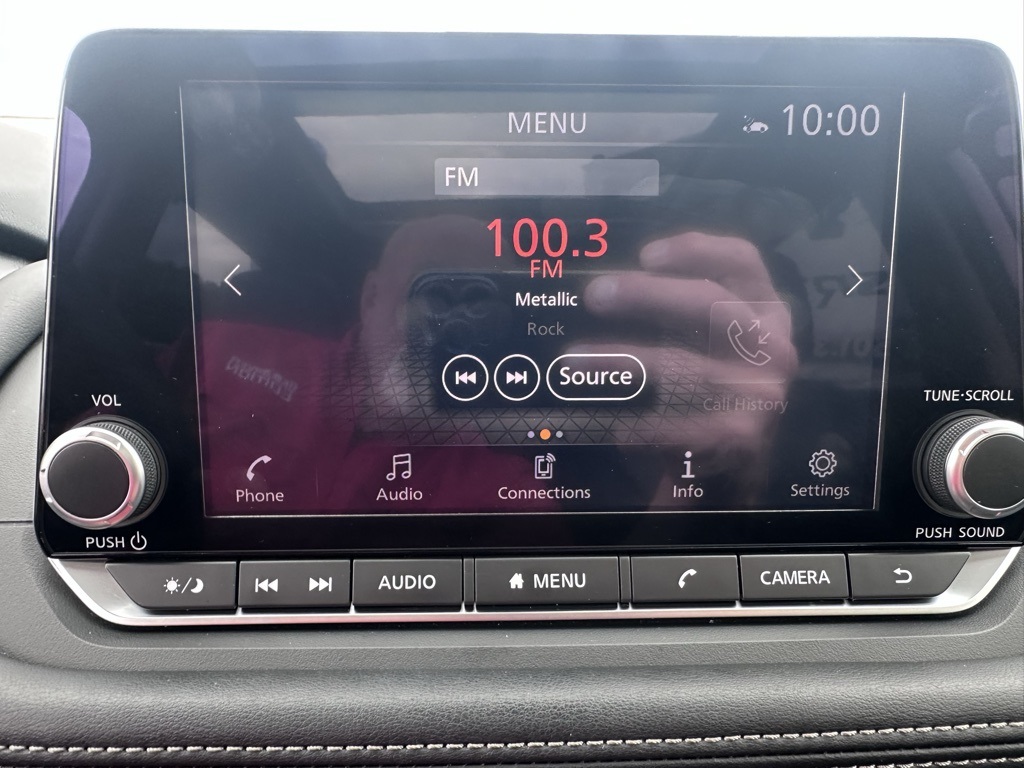 2024 Nissan Rogue SV photo 11