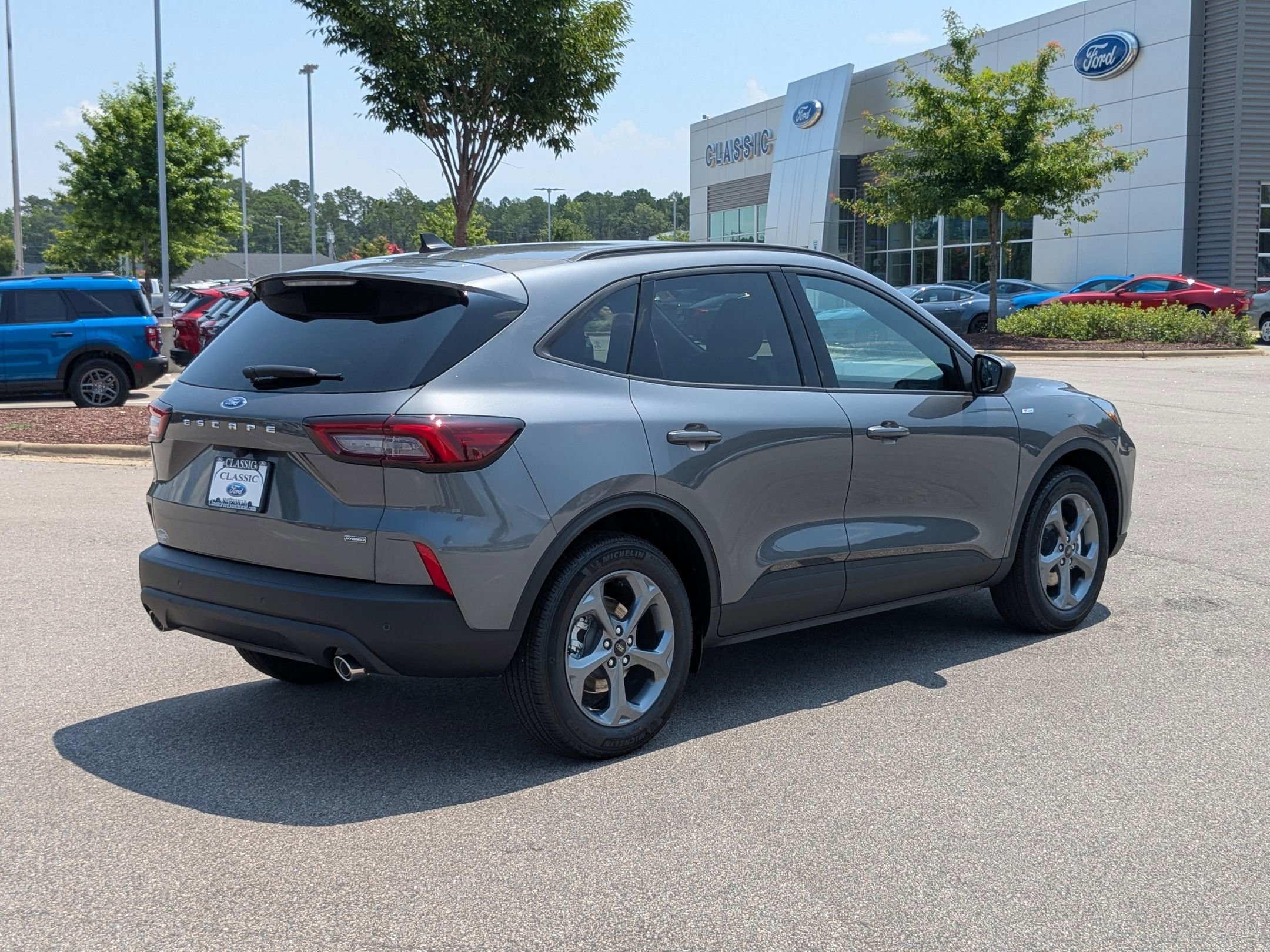 2025 Ford Escape ST-Line photo 6