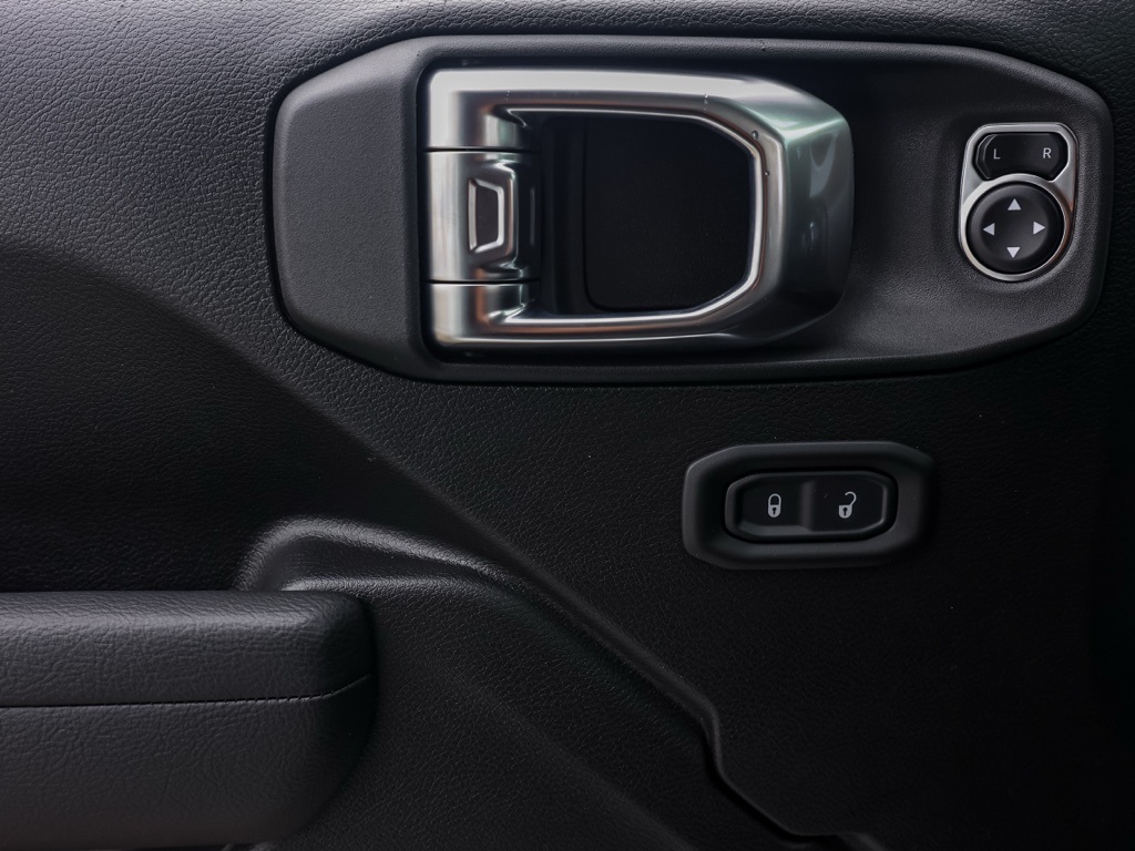 New 2026 Bright White Clear-Coat Exterior Paint Jeep Sport S image 23